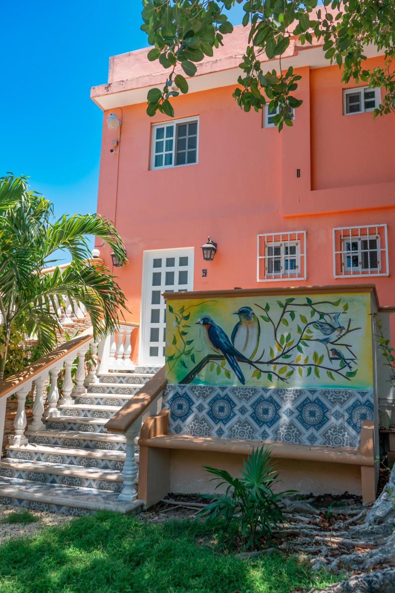 Apartment Pajaros